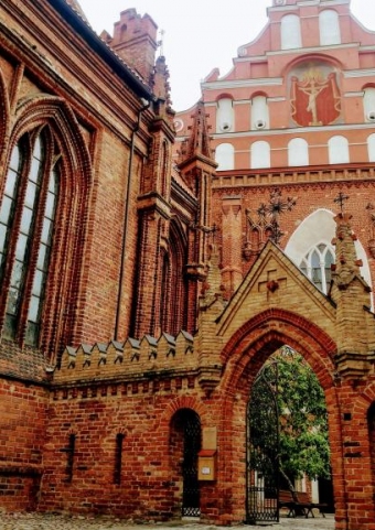 „Sielų žvejai – pranciškonų bažnyčia ir vienuolynas Vilniuje